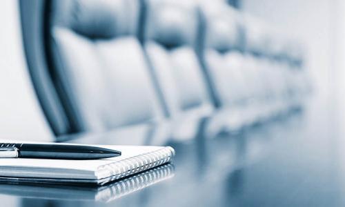 如何在TP钱包中提取Pig币：完整指南

Pig币, TP钱包, 加密货币提取/guanjianci

随着加密货币的普及，人们对各种数字资产的管理需求日益增加。其中，Pig币（Pig Token）作为一种新兴的加密货币备受关注。TP钱包作为一个流行的数字货币钱包，在管理和提取Pig币方面也得到了用户的青睐。本文将详细介绍如何在TP钱包中提取Pig币，并围绕这一过程展开讨论。

什么是Pig币？
Pig币是一种基于区块链技术的加密货币，通常用于去中心化金融（DeFi）和社区驱动的项目。Pig币的设计理念在于赋予用户一定的权利和控制权，允许他们在生态系统中参与投票和治理。Pig币的主要用途包括支付、转账以及在某些平台上参与流动性挖矿等活动。由于其独特的经济模型，Pig币在市场上受到了不少用户的关注。

TP钱包的介绍
TP钱包是一款多功能的加密货币钱包，支持多种数字资产的存储和管理。用户界面友好，操作简单，适合初学者和专业投资者使用。TP钱包支持ERC-20、BEP-20等多种代币标准，用户可以方便地进行存取、转账和交易。TP钱包还具备安全性高、私钥管理便捷等优点，备受用户信赖。

如何在TP钱包中提取Pig币？
提取Pig币的步骤相对简单，但用户需要确保自己对操作流程有充分的了解。下面是具体的步骤：
ol
    listrong打开TP钱包/strong：首先，用户需要在手机或电脑上打开TP钱包。/li
    listrong登录账号/strong：输入相关的账号信息，确保登录到自己的钱包账户中。/li
    listrong选择Pig币/strong：在资产列表中找到Pig币，点击进入。/li
    listrong选择提取功能/strong：在Pig币的界面中，找到“提取”或“提现”按钮。/li
    listrong输入提取信息/strong：填写提取金额和提取地址，确保地址的准确性。建议用户在提取前仔细核对地址，以防资金损失。/li
    listrong确认交易/strong：在确认提取之前，需要仔细检查所有信息，如果没有问题，点击确认。/li
    listrong完成提取/strong：交易确认后，用户将收到相应的提取信息，并在区块链上查看交易的进度和状态。/li
/ol
通过以上步骤，用户可以轻松地在TP钱包中提取Pig币，转到其他数字货币交易平台或者个人钱包中进行管理。

引发提取Pig币的注意事项
尽管提取操作相对简单，但用户在进行转账时仍需注意以下几点： 
ul
    listrong确认提取地址/strong：在提取Pig币时，务必确认提取地址的正确性，确保不会因为输入错误而导致资金的丢失。/li
    listrong了解网络费用/strong：提取过程中可能会涉及网络费用，不同的网络费用会影响到实际到账金额，用户需要提前了解相关费用。/li
    listrong保持软件更新/strong：为了确保提取过程的顺利进行，用户务必保持TP钱包软件的最新版本，防止因版本过旧而导致的操作问题。/li
    listrong保护私钥信息/strong：用户的私钥信息极其重要，不要轻易将其透露给他人，避免被盗取。/li
/ul

常见问题解答
在提取Pig币的过程中，用户可能遇到一些常见问题。以下是五个可能相关的问题及其详细介绍：

问题一：在TP钱包中找不到Pig币怎么办？
如果用户在TP钱包中找不到Pig币，可能是因为以下几个原因：
ol
    listrong资产未添加/strong：用户可能需要手动添加Pig币到TP钱包中。通常情况下，可以通过点击“添加资产”功能，输入Pig币的合约地址来完成添加。/li
    listrong网络问题/strong：网络连接不佳可能导致资产页面未能正常加载，建议用户检查网络状况并重新加载页面。/li
    listrong钱包版本问题/strong：有时，较旧版本的钱包可能会导致部分资产无法显示。正如前面提到的，更新钱包应用程序至最新版本可能会解决问题。/li
    listrong资产未交易/strong：在某些情况下，用户可能刚刚获得Pig币，而这些代币的显示可能需要时间更新。用户可以耐心等待一段时间。/li
/ol
如果尝试以上步骤仍未解决问题，用户可以联系TP钱包的客服寻求进一步支持。

问题二：提取Pig币的手续费如何计算？
提取Pig币的手续费主要依赖于区块链网络的拥堵程度和交易的优先级。一般来说，手续费由网络自动计算。当用户进行提取时，系统会根据当前网络的状况推荐一个合理的手续费。用户也可以手动调整手续费，但需要注意，手续费过低可能导致交易确认延迟。当前，如以太坊网络的拥堵程度影响很大，用户可以通过一些第三方网站查看当前网络的推荐手续费，并根据自己的情况进行选择。

问题三：如果提取的Pig币没有到账该如何处理？
在提取Pig币后，如果长时间未到账，用户可以考虑以下步骤：
ol
    listrong检查区块链状态/strong：用户可以在区块链浏览器中输入自己的提取交易哈希值（TXID）来跟踪交易状态，了解是否已被确认。/li
    listrong咨询TP钱包客服/strong：如交易确认状态正常但资金依然未到账，建议用户联系TP钱包的客服，在提供交易哈希和钱包地址的情况下，寻求帮助。/li
    listrong确认提取地址/strong：用户还需确认自己提取的地址是否正确，若提取至错误地址，可能无法恢复资金。/li
/ol
在进行任何提取操作时，用户都需保持冷静，尽量收集全面的信息，避免因焦虑而做出错误的决策。

问题四：TP钱包如何保证安全性？
TP钱包通过多种功能和技术确保用户资产的安全：
ul
    listrong私钥管理/strong：用户的私钥保存在离线存储中，不容易被网络攻击者获取，从而保障用户资产的安全。/li
    listrong增加身份验证/strong：TP钱包提供双重身份验证和指纹识别等安全措施，防止未经授权的访问。/li
    listrong定期更新版本/strong：开发团队会定期发布安全更新，以修复已知漏洞。/li
    listrong多重签名技术/strong：在进行大额交易时，TP钱包可能要求进行多重签名，进一步保障用户资金的安全。/li
/ul
用户在使用TP钱包时，也需要养成良好的安全习惯，例如定期更改密码、定期备份钱包等。

问题五：如何选择合适的提取限额？
选择提取限额时，用户需根据自身投資的规模、个人需求、市场行情等多因素综合考量：
ol
    listrong资金需求/strong：如果用户急需资金周转，可以选择相对较高的提取限额；反之，如果不是特别紧急，可以适当减少提取额度。/li
    listrong市场分析/strong：用户在选择提取限额时，可以参考市场行情，判断当前是否是合适的提取时间，可以借助一些行情分析软件获取相关信息。/li
    listrong手续费考虑/strong：提取金额越大，可能需要支付的手续费也越多，适当控制提取限额，可以降低交易成本。/li
/ol
总的来说，选择提取限额没有固定的答案，用户需要根据自己的实际情况做出合理的判断。

综上所述，Pig币在TP钱包中的提取过程虽然相对简单，但用户在操作时仍需保持细心，确保安全与准确。希望以上内容能为您提供帮助，帮助您更好地管理您的数字资产！